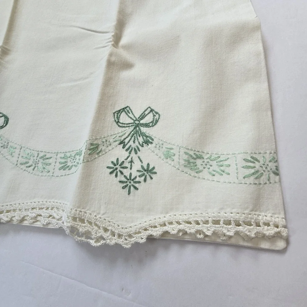 Vintage Embroidery Floral Pillowcases PAIR Cottage Core Granny Boho Green Floral